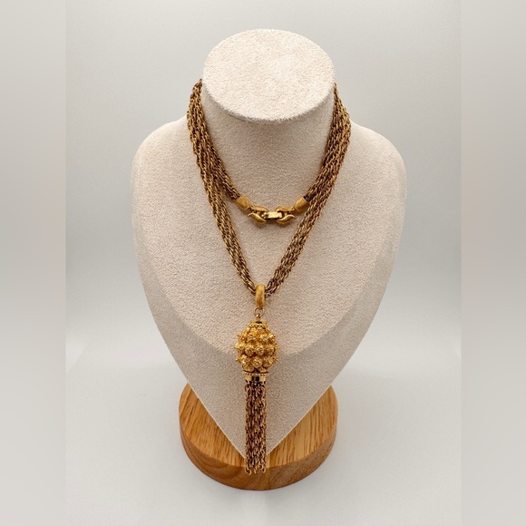 Vintage Monet Gold Tone Multi-Layer Rope Chain Tassel Necklace - Picture 4 of 11